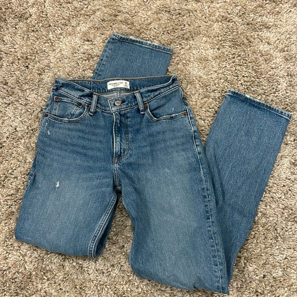 abercrombie & fitch low rise 90’s straight ripped  jean long inseam